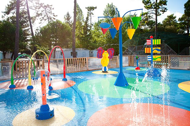 Pataugeoire - Arc-en-ciel arroseur en inox peint avec 3 arceaux colorés fabriqué en France_1