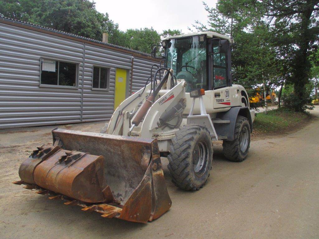 Machine 4x4 Terex SKS 634 avec cabine et godet Drott