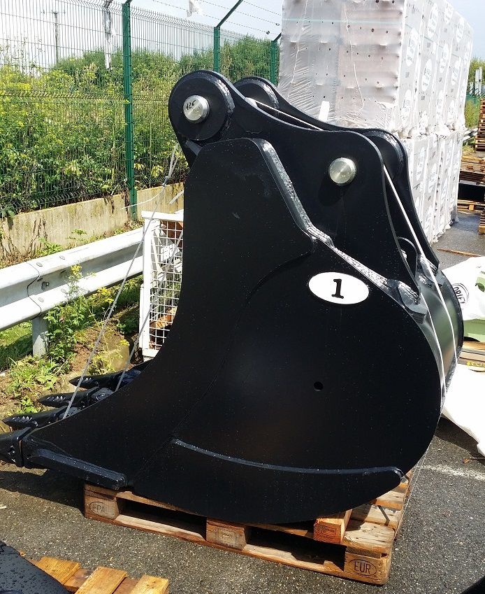 Godet rétro avec lame d'attaque en Hardox450