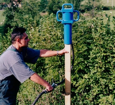 Enfonce-pieux polyvalent ARIES 26 BÂTIMENT - pour planter des piquets de toutes formes - utilisation facile et guidage interchangeable_1