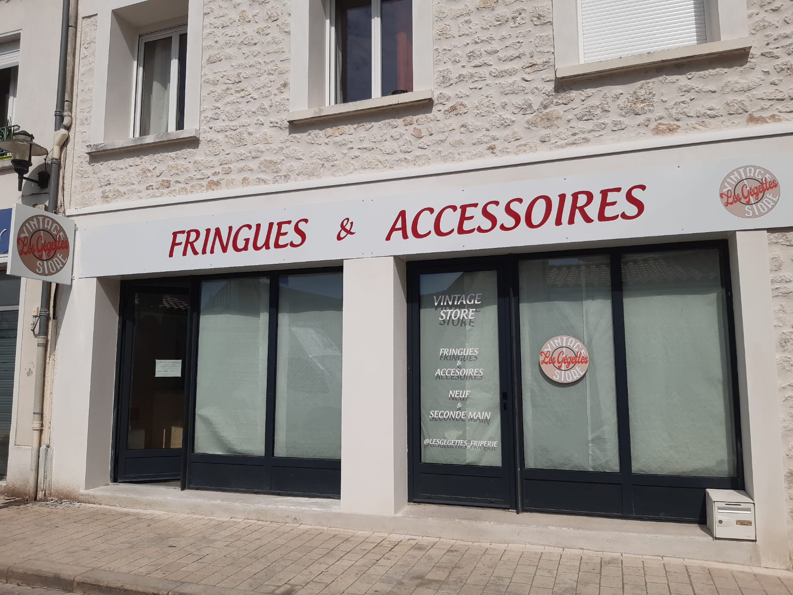 Panneaux de façade sur mesure, pour une identification immédiate de votre marque, métier ou savoir faire - Ouest Enseigne_1