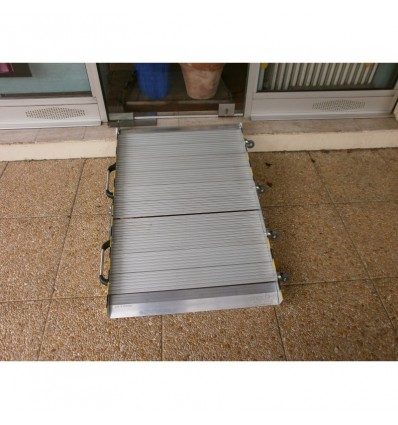 Rampe en aluminium antidérapante pour franchissement de marches