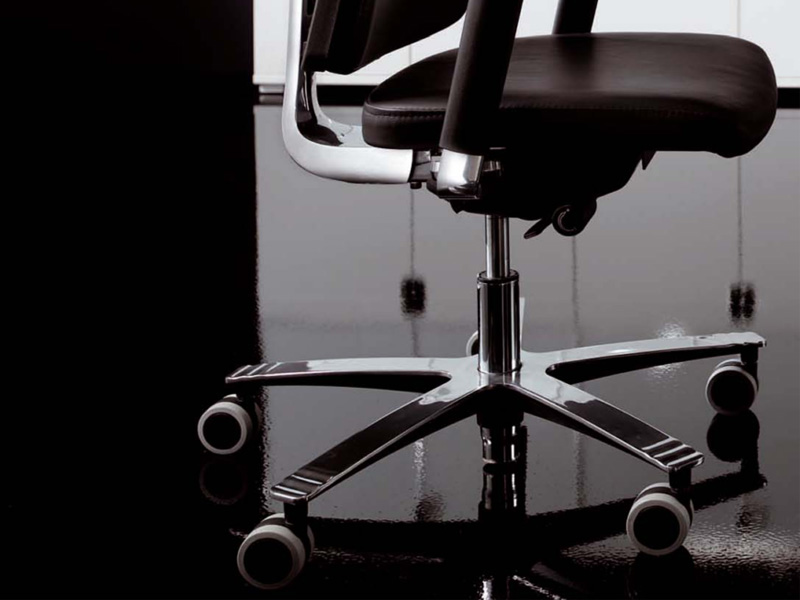 Fauteuil de direction en cuir Delta - Soutien lombaire réglable - Piètement aluminium poli_1