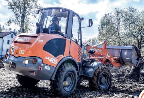Chargeuse compacte articulée avec moteur intelligent et efficace et une puissance élevée 46 kW avec 2 300 tr/min  - Weycor AR 400_1