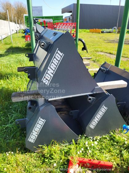 Godet à terre neuf avec attelage Euro ou Mailleux