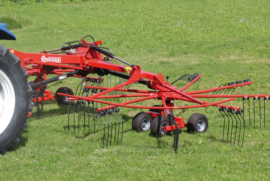 Machine agricole pour ramassage de fourrage sans impuretés