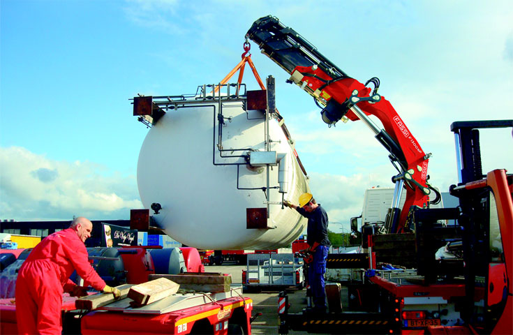 Grue auxiliaire Fassi F1300RA HE-Dynamic - capacité de levage 95,11 tm - bras hydraulique jusqu'à 31,85 m avec jib_1