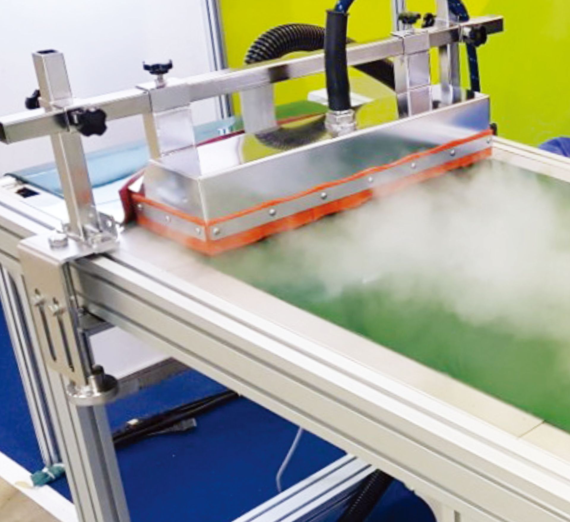 Rampe de nettoyage vapeur pour convoyeur avec aspiration_1