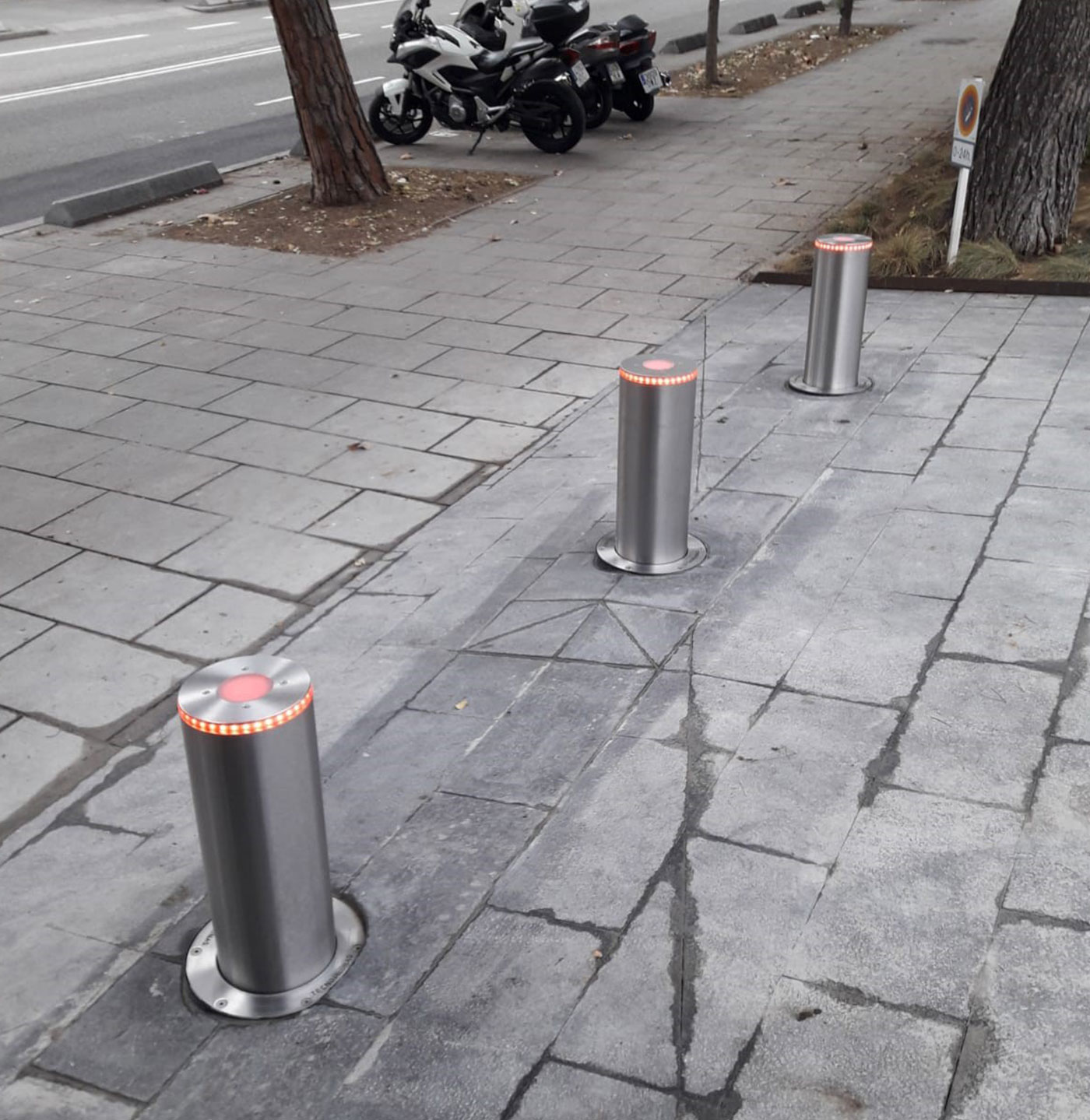 Borne escamotable automatique pour contrôle d'accès sur voie publique, copropriétés et entreprises - H7508_1