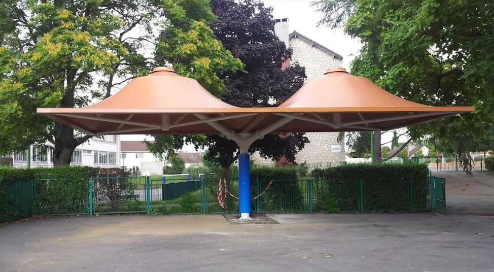Préau en toile pour crèche sur un poteau 53m2 - QUINTOBELL_1