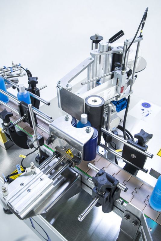 Machine d'étiquetage Solo 1500/2500 pour moyennes et grandes productions