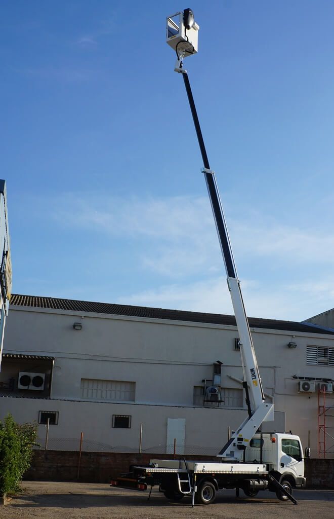Camion nacelle série TLR robuste et fiable