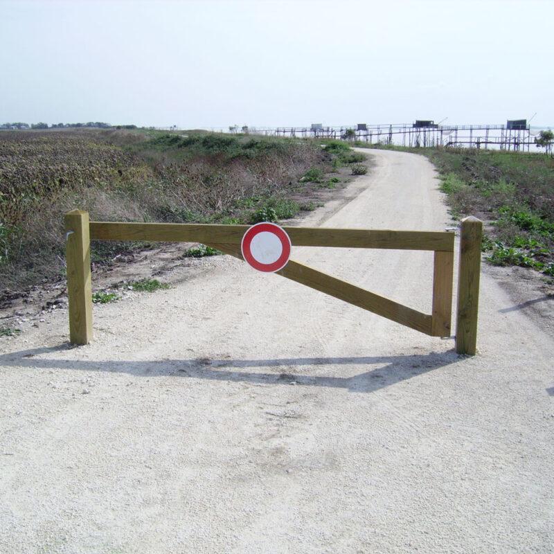 Barrière Campagnarde Ouvrante en Bois_1