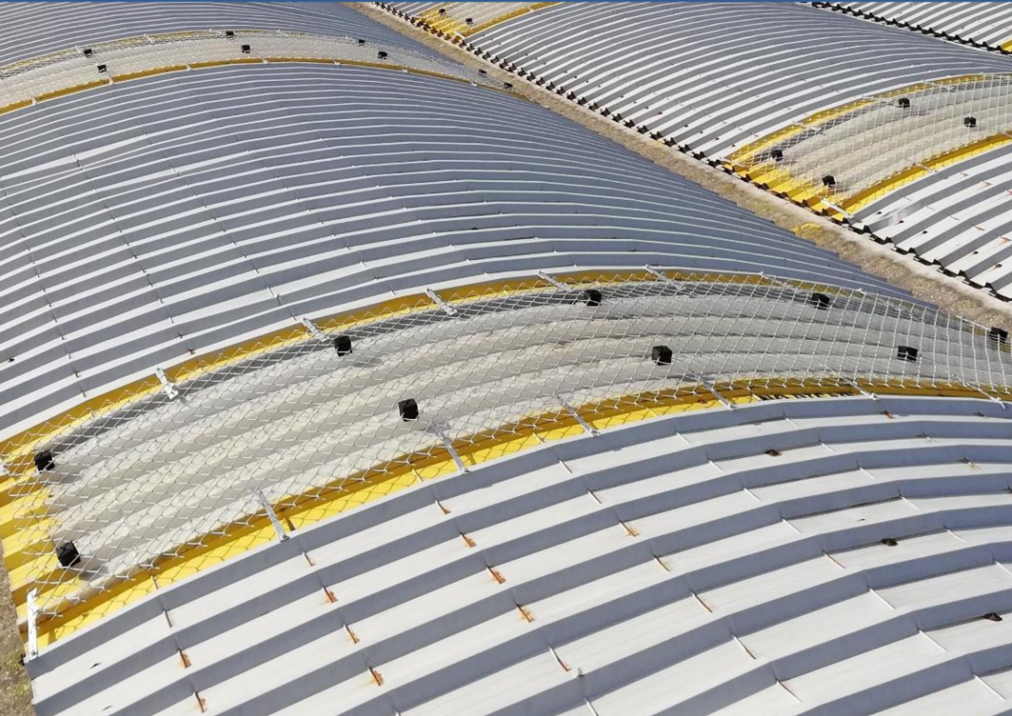 Grille de protection pour panneau translucide_1