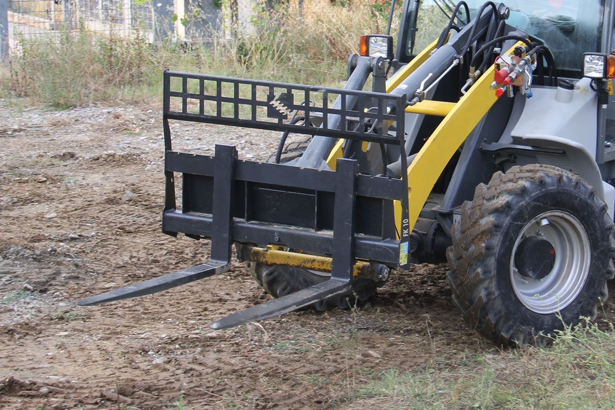 Fourches à palettes Cangini - capacité 1000 à 2500 kg pour skid loaders, chargeuses sur pneus, télescopiques et tractopelles_1