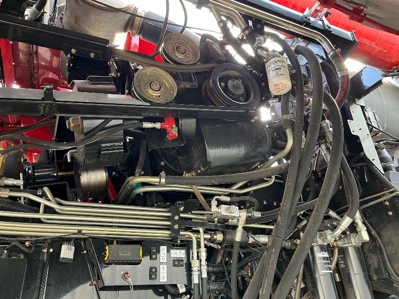 Moissonneuse batteuse Case IH 6140 – Coupe 7,00 m_1