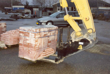 Fourches à palettes pour pelleteuses - BECO - jusqu'à 30 tonnes - divers secteurs_1