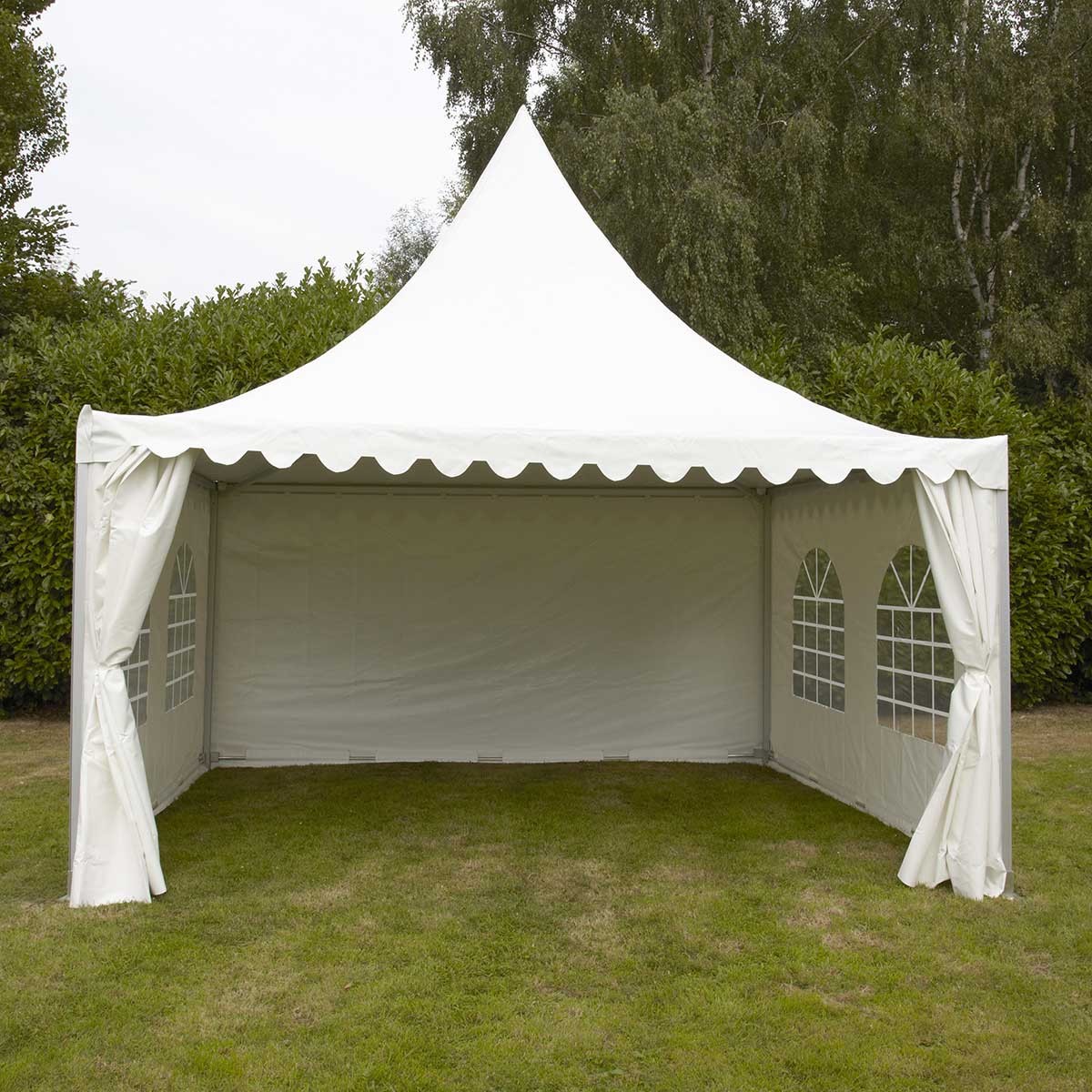 Tente de réception pagode avec bâches traitées anti feu M2