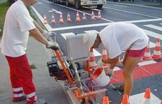 2K50A - Machine de marquage routier Hofmann - Largeurs de lignes 10 à 50 cm - Enduits à froid 2 composants - Moteur Honda 2,6 kW_2