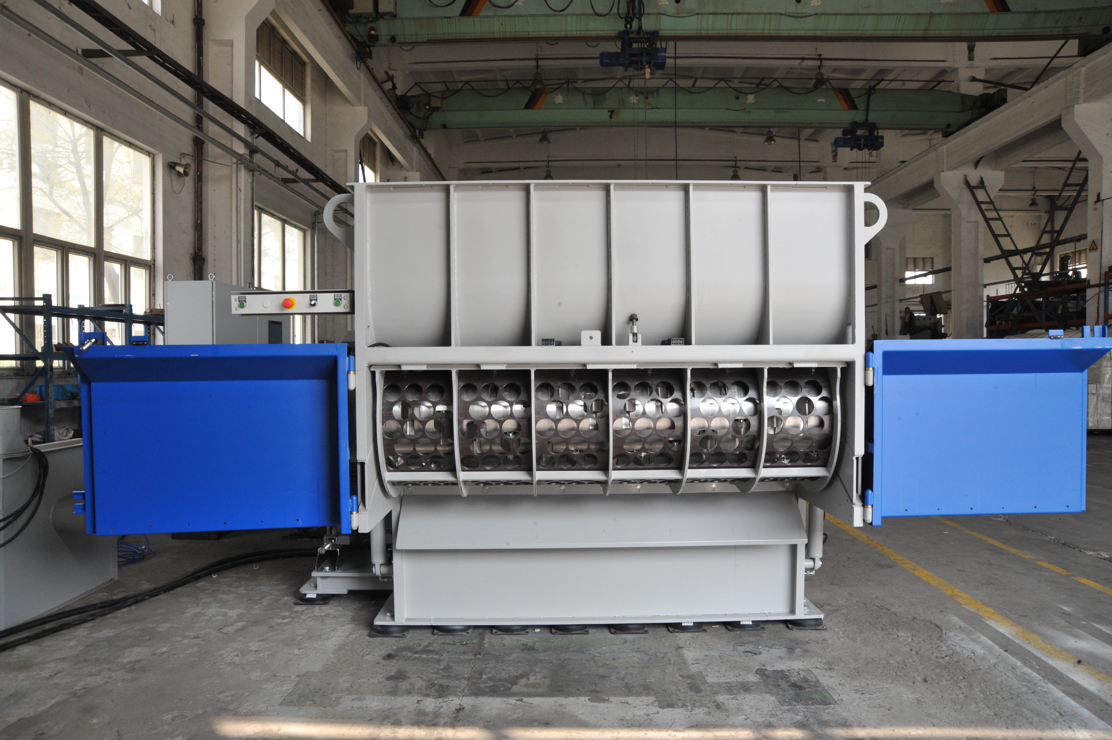 Déchiqueteurs lourds Série ZHS - broyeurs mono-rotor pour applications industrielles_1