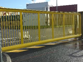 Portail coulissant autoportant aluminium ulmalu 800 classic 35 / motorisé_2