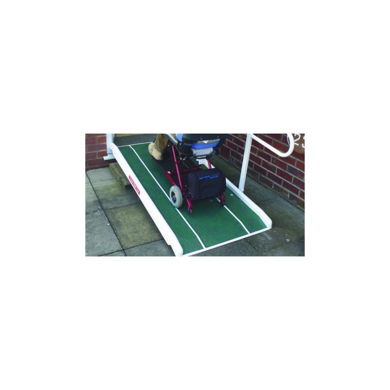 Rampe d'accès standard 183 ou 244 cm avec main courante pliable - AK 25054_1