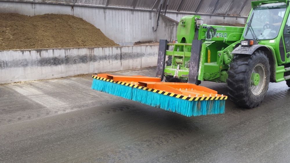 Balayeuse industrielle M3 - Brosse en fer interchangeable (série I) - Compatible chariots élévateurs et chargeuses_1