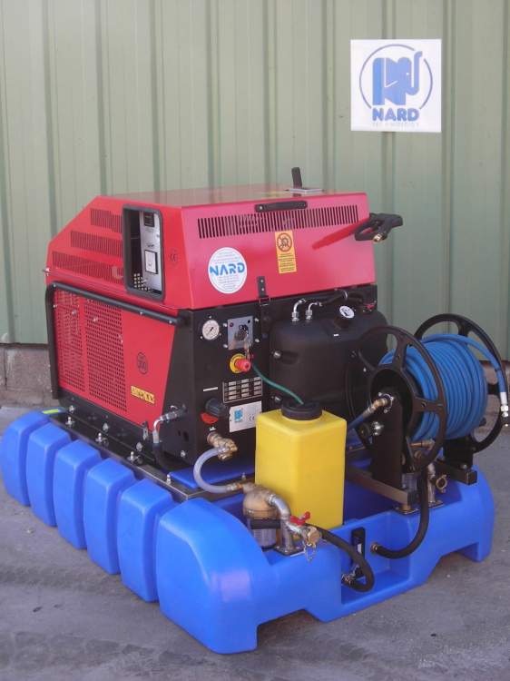 Nettoyeur haute pression eau chaude professionnel pour petits fourgons - SKID CD 200 ALTERNATIF_1