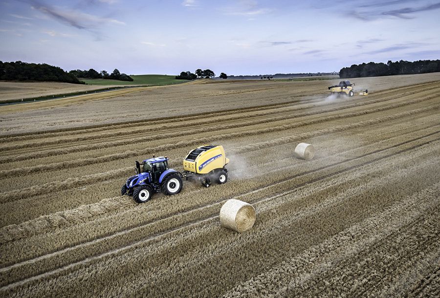 Roll-Belt 180 ActiveSweep - presse à balle ronde New Holland - diamètre 90 à 180 cm - largeur 120 cm - ramasseur 2,08 m_1