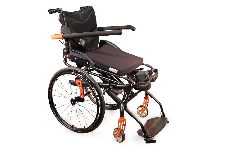 Fauteuil roulant actif Levo Summit EL - propulsion manuelle avec verticalisation électrique connectée_1