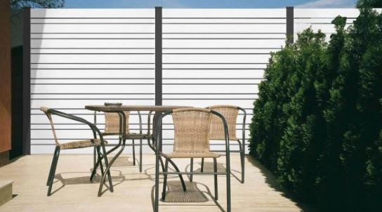 Clôture PVC ajourée - MAKI - Lames horizontales espacées de 1cm - Gamme classique - Sur-mesure - Poteaux PVC ou aluminium_1