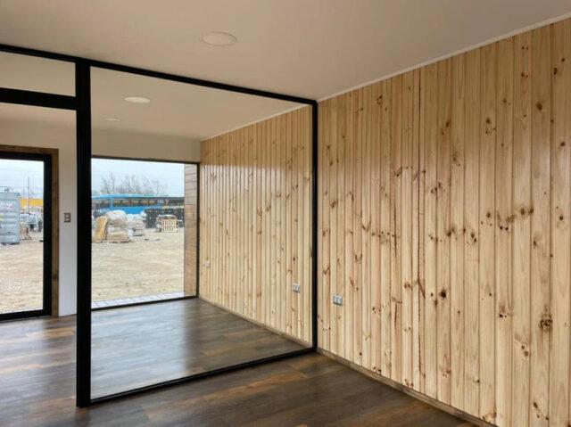 Conteneur de bureau modulaire 24m² - Projet modulaire Dalí 8 x 3 m avec isolation et fenêtres double vitrage_1
