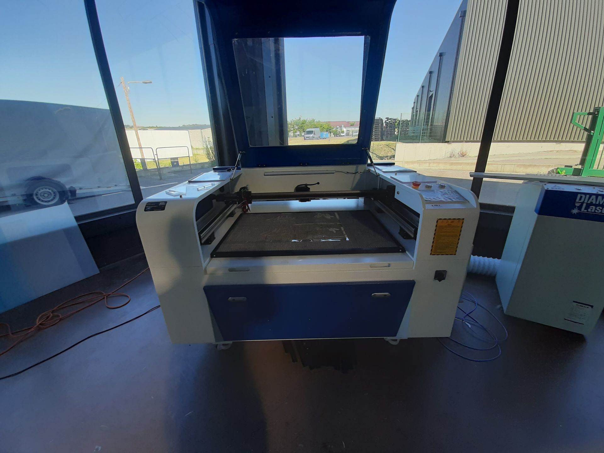 Machine laser 120 watts pour gravure et découpe_1