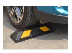 Butée de parking en caoutchouc 550mm - larges bandes réfléchissantes jaunes - 2 passe-câbles intégrés_1