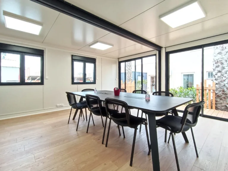 Bureau compact, design et fonctionnel idéal pour les chantiers, événements ou zones urbaines - Cargo Office? 10_1