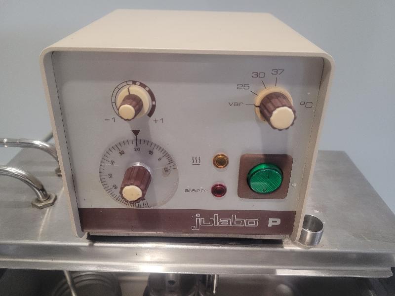 Bain-marie à circulation / Thermostat JULABO P/1 + cuve de 13 litres_1