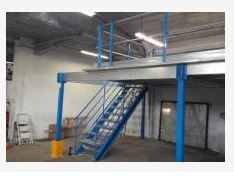 Escalier droit pour plateforme ou mezzanine industrielle ou ERP - Absices_1