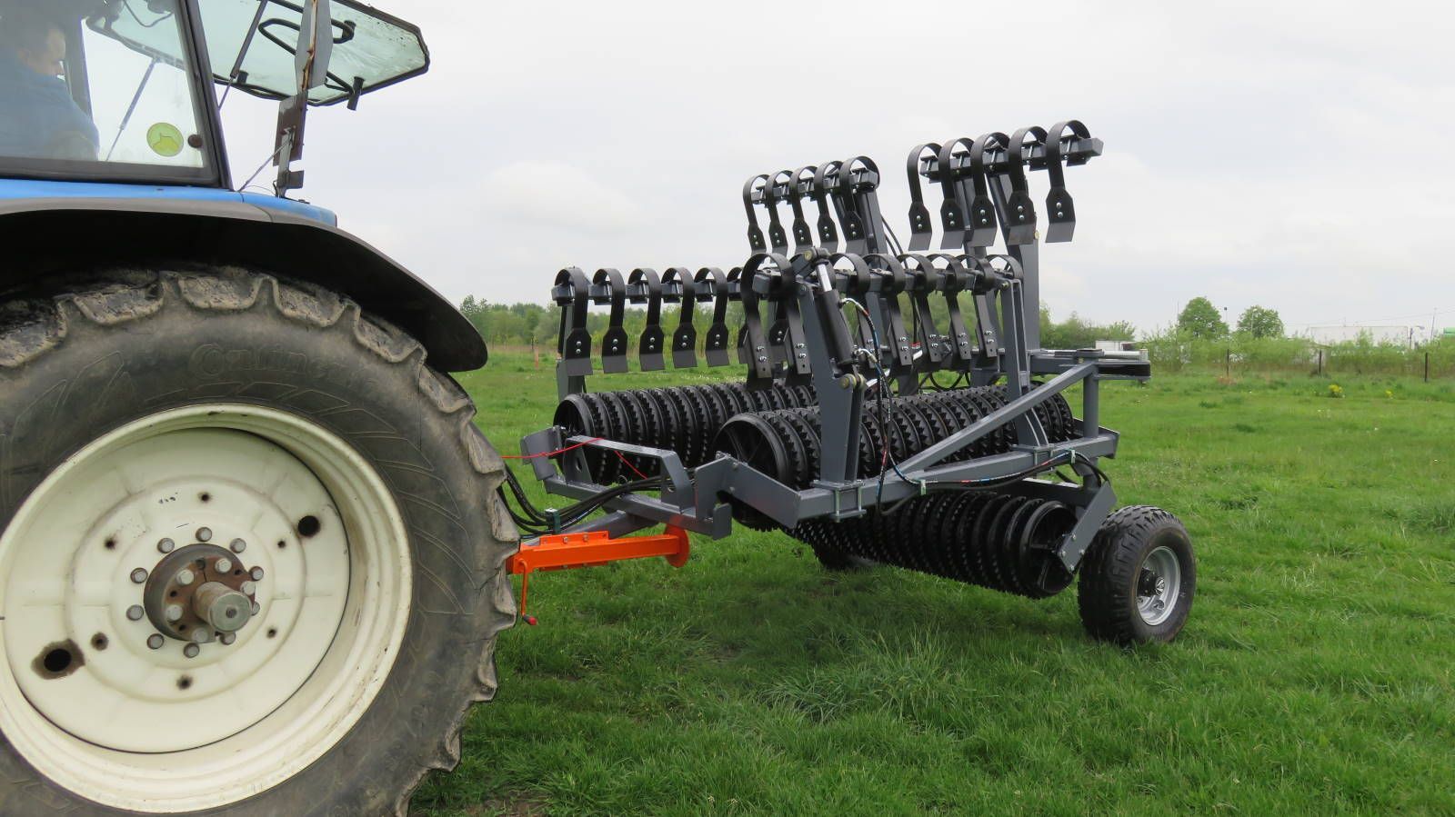 Cambridge MCB/MCW - Rouleau agricole Mandam - 2.5 à 8 m - roues en fonte 525 mm et dents nivelantes mécaniques_1