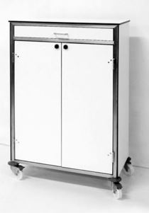 Meubles de laboratoire sur mesure avec panneaux ou tablettes en Trespa - finition en acier inox 304L et options personnalisées_1