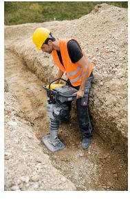 Pilonneuse 70 kg électrique, utilisé pour les travaux de petit compactage de tranchées, fossés et canaux en milieu exigu - disponible en location_1