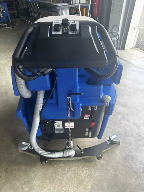 Autolaveuse d'occasion Columbus RA85BM90_1