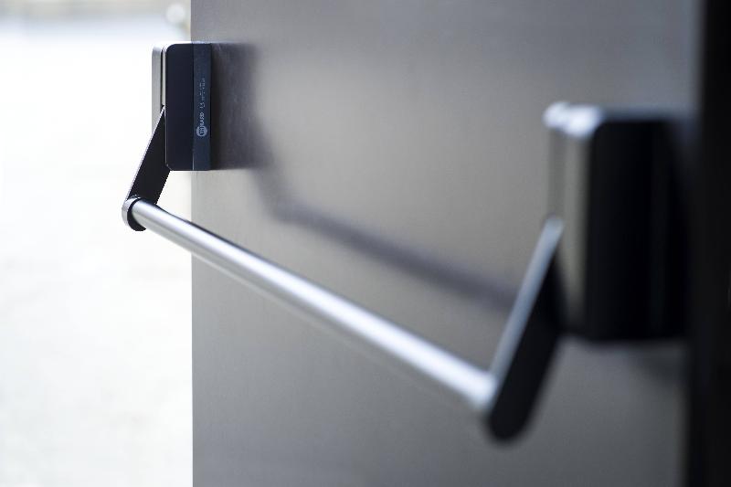 Serrure anti-panique 1 point latéral réversible - laqué noir - porte maxi 1150 mm - norme CE NF EN1125 - THIRARD_1