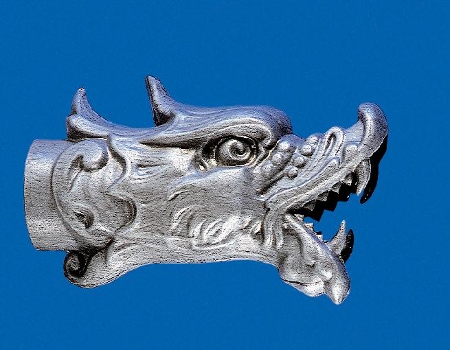 Tuyaux ornementés en zinc pour descentes d'eaux pluviales