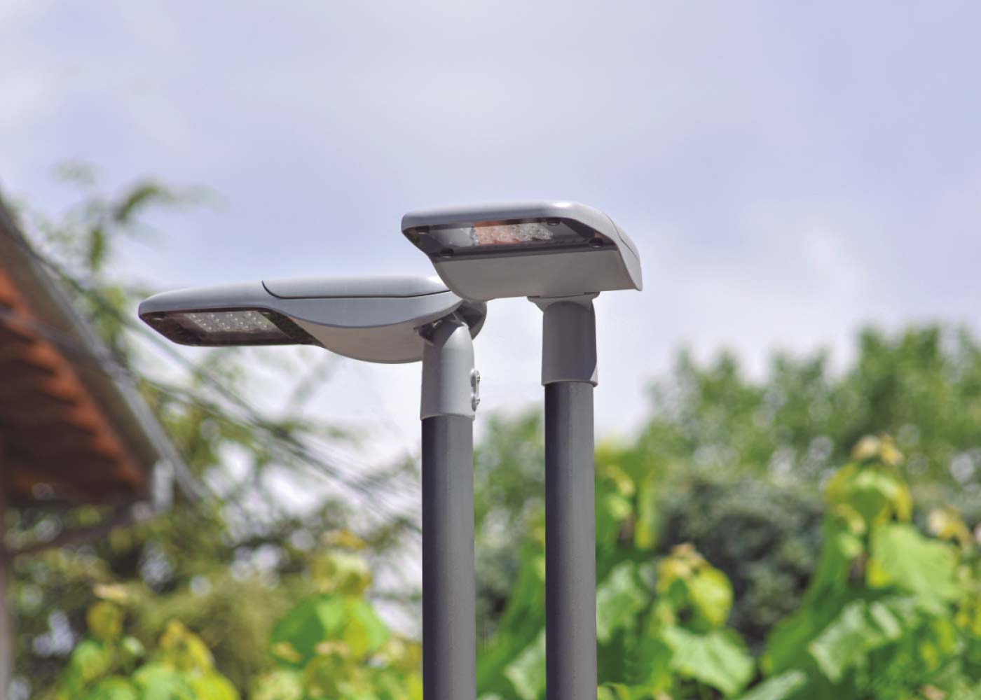 Luminaire fonctionnel Milan S 60 - Design plat et aérodynamique - Puissance de 20W à 300W - Haute efficacité jusqu'à 145 lm/W_1