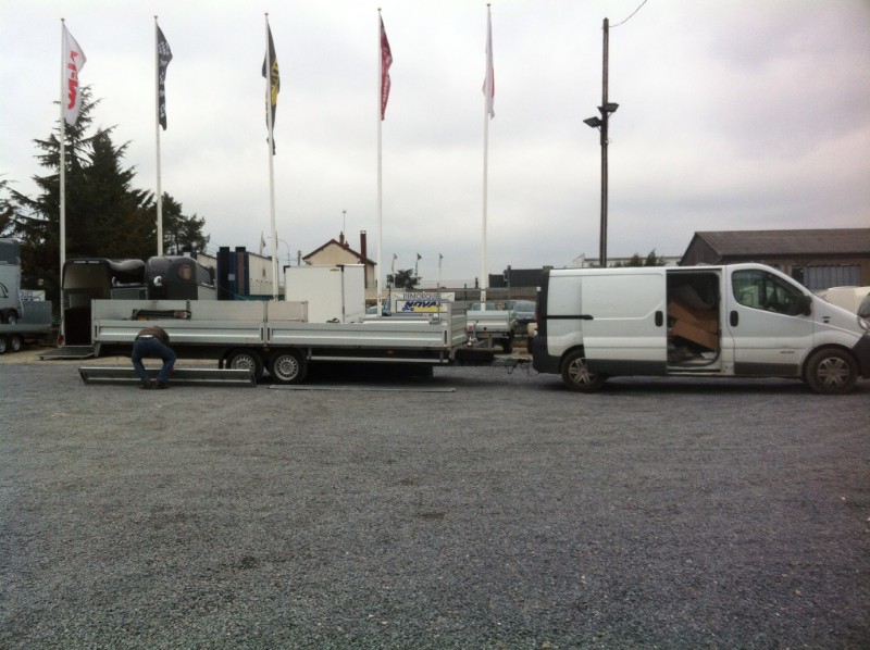 Remorque plateau Humbaur HN 256225 GR - 2 essieux, roues surbaissées, ridelles alu, 6220x2470 mm_1