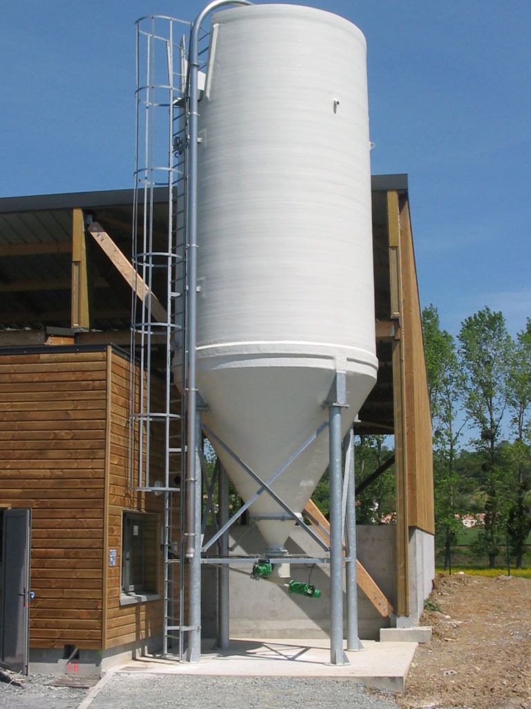 Système mécanique d'aide à l'écoulement pour silo cylindro-conique