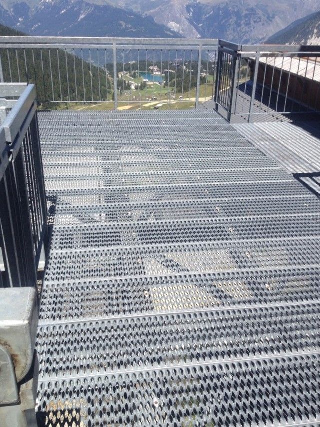 Grille de sécurité antidérapante standard ou sur-mesure - 7 modèles disponibles conformes aux normes de sécurité_0