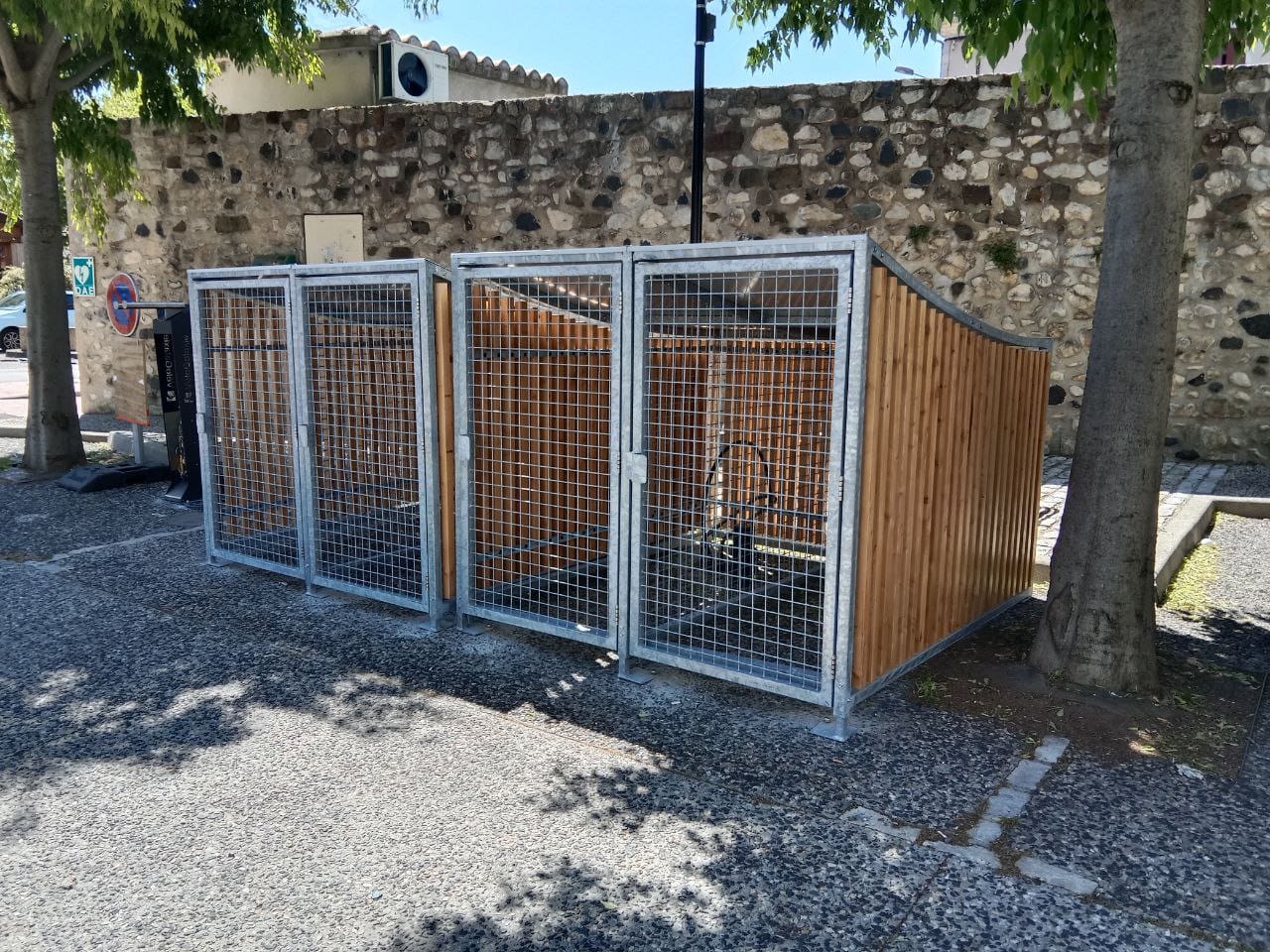 Box à vélos fermé sécurisé à  parois pleines ou grillagées adapté aux zones sensibles ou à forte densité- EVO 3_1