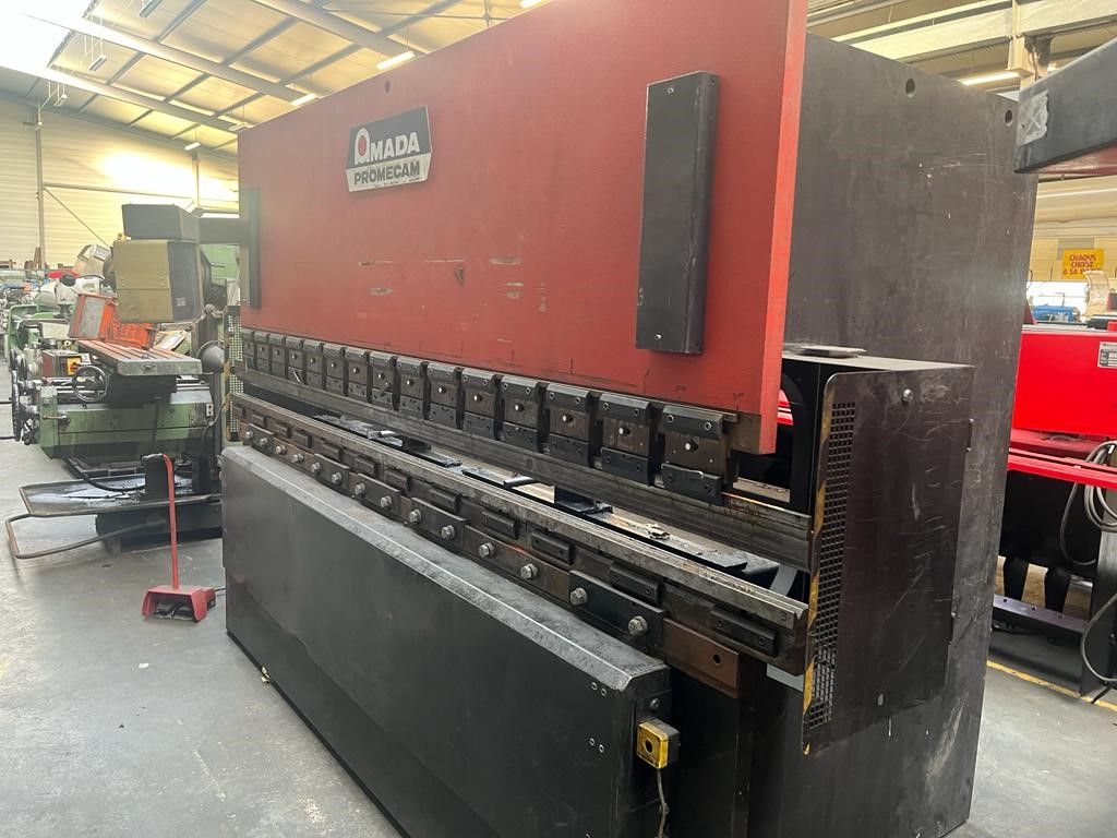 Presse plieuse amada promecam its 3000 x 125t réf3644