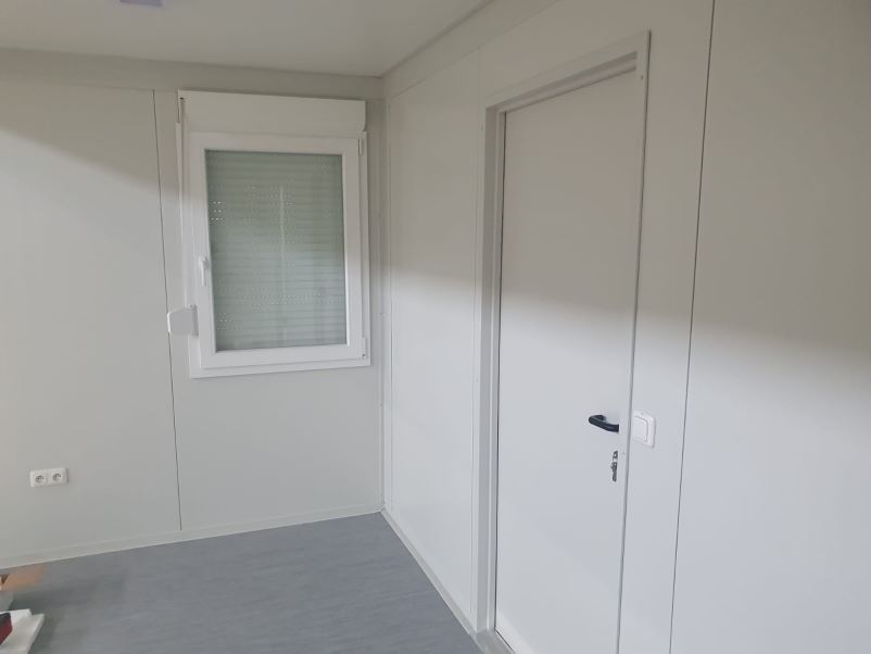 Bureau préfabriqué modulaire 20' - Europbox - entièrement isolé avec dimensions spécifiques et options personnalisables_1